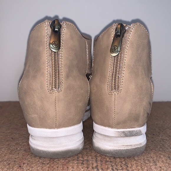 Adrienne Vittadini Charla Tan Cork Sandals 9.5 - Picture 7 of 8